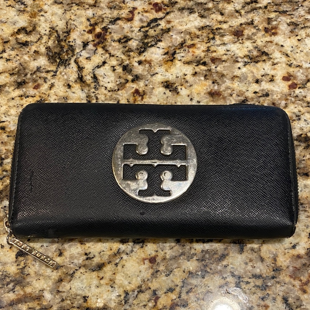 Tory Burch Black Wallet - Fair Condition